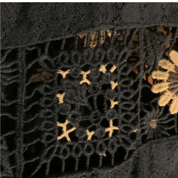 Free People Blue Dress, Size 12, with appliqué in the center - Picture 6 of 6